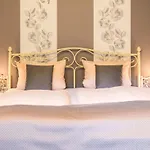 Отель Moselromantik-hotel Zum Loewen 3*