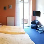 Отель Moselromantik-hotel Zum Loewen Эдигер-Эллер