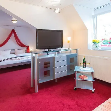 Moselromantik-hotel Zum Loewen ホテル