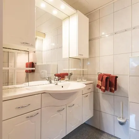 Moselromantik-hotel Zum Loewen 3*