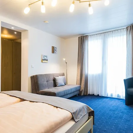 ホテル Moselromantik-hotel Zum Loewen