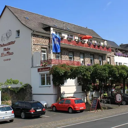 Moselromantik-hotel Zum Loewen ホテル エディガー・エラー