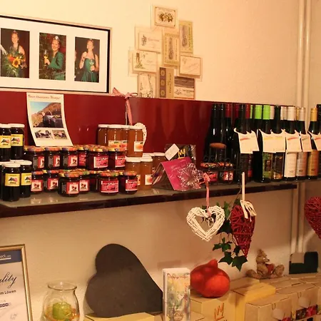 Moselromantik-hotel Zum Loewen ホテル