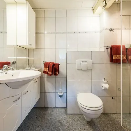 Moselromantik-hotel Zum Loewen 3* エディガー・エラー