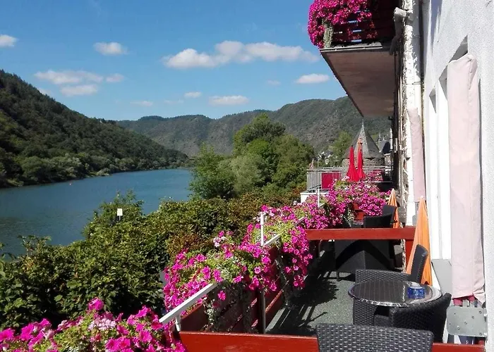 Moselromantik-hotel Zum Loewen Hotel 3*